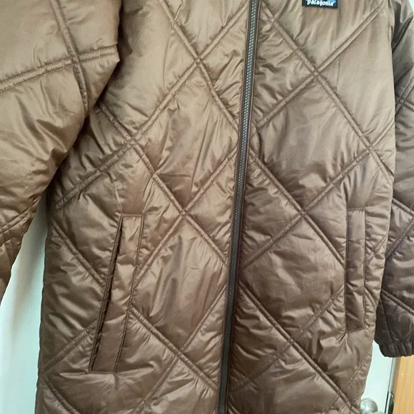 Patagonia Women’s Pine Bank Insulated Parka - Picture 5 of 11